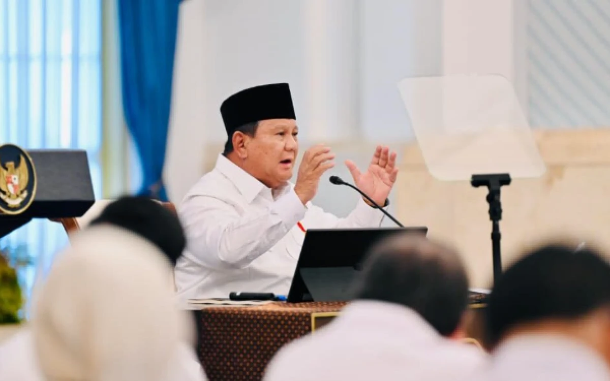 Thumbnail Berita - Kepuasan Publik Terhadap Kinerja Presiden Prabowo Turun Tajam, Direktur SMRC Ungkap Penyebabnya