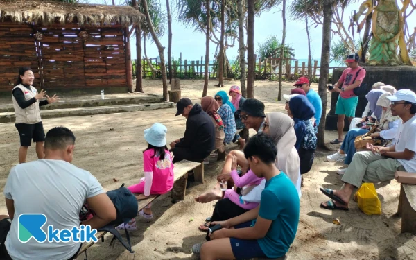 Thumbnail Bukan Sekadar Lepas Tukik, Ini Cara BSTC Bajulmati Menyelamatkan Laut Lewat Sekolah Alam