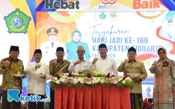 Thumbnail Plt Bupati Sidoarjo Subandi Mohon Doa serta Arahan Para Kiai, Mantan Bupati, dan Masyarakat