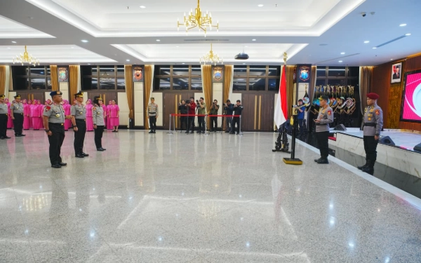 Thumbnail Mabes Polri Banjir Bintang! 27 Jenderal Polisi Naik Pangkat, Empat Langsung Jadi Komjen