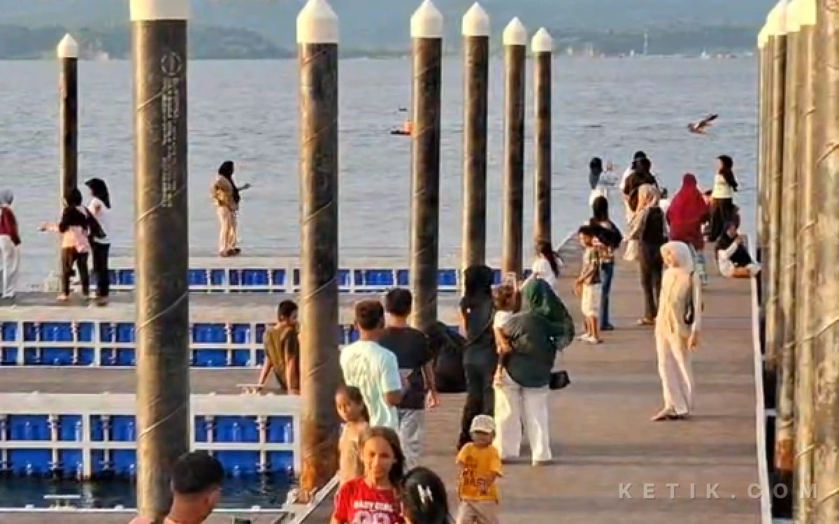 Ramai Diburu saat Sore, Dermaga Ini Simpan Senja yang Sulit Dilupakan