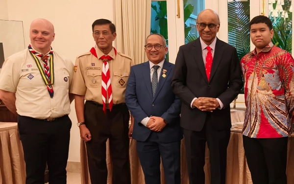 Thumbnail Ahmad Rusdi, Tokoh Pramuka asal Pekalongan Raih Penghargaan Internasional dari Presiden Singapura