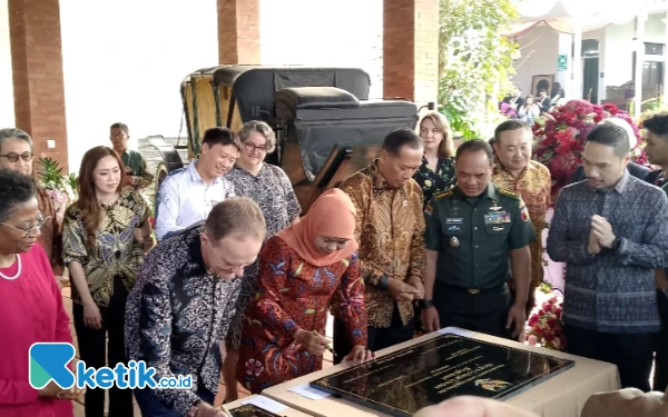 Thumbnail Rangking 40 Dunia, King's Collage London di KEK Singhasari Diresmikan Gubernur Khofifah