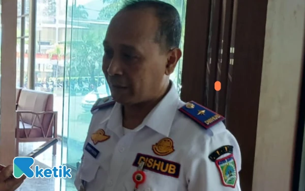 Thumbnail Berita - Portal Parkir Diprotes Warga, Kekayaan Kadishub Kota Batu Hendry Suseno Meroket Rp5,4 M! Cek Daftar Asetnya