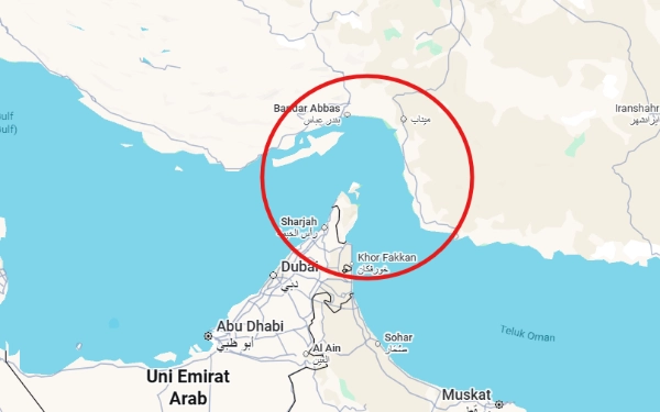 Thumbnail Berita - Iran Buka Penuh Selat Hormuz, Harga Minyak Dunia Turun di Tengah Gencatan Senjata