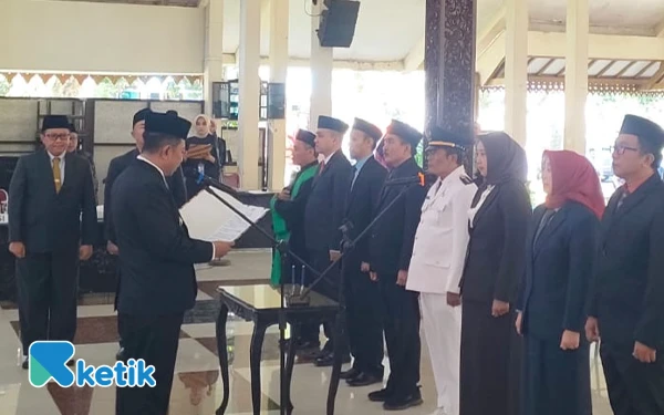 Thumbnail Bupati Bondowoso Lantik Pejabat Administrator, Dorong Profesionalisme dan Akselerasi Kinerja