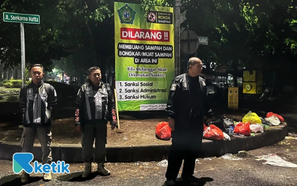 Thumbnail Berita - Terciduk OTT Satgas Sampah Sidoarjo, Ini ”Hukuman Berat” Pembuang Sampah Sembarangan