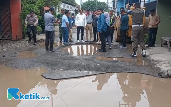 Thumbnail BBWS Bantu Rp 3 T untuk Bersihkan Bangli di Stren Kali, Bupati Sidoarjo Subandi Utamakan Kepentingan Masyarakat