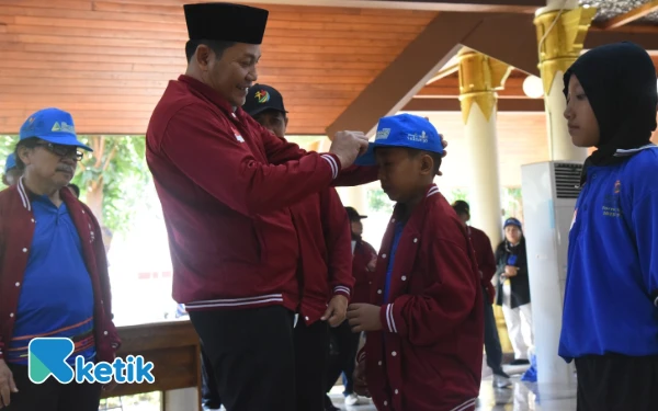 Thumbnail Bupati Sidoarjo Subandi Berangkatkan KORMI Sidoarjo ke Fornas VIII, Siap Ulangi Prestasi Gemilang Fornas Ke-7
