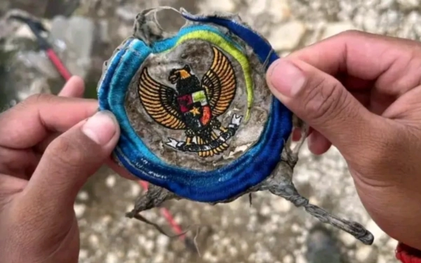 Thumbnail Berita - Pesawat ATR 400 yang Hilang Kontak Sedang Disewa KKP, Serpihannya Diduga Tercecer di Gunung Bulusaraung