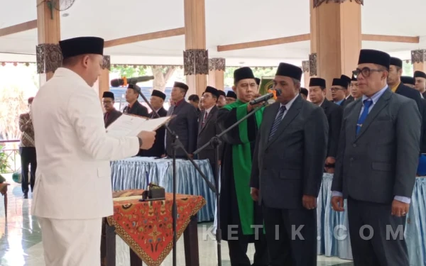 Thumbnail Berita - Bupati Situbondo Lantik dan Rotasi 26 Jabatan Pimpinan Tinggi Pratama