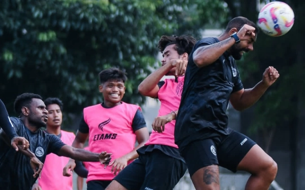 Thumbnail Tanpa Penonton, Arema FC Optimis Kalahkan Semen Padang di Laga Terakhir