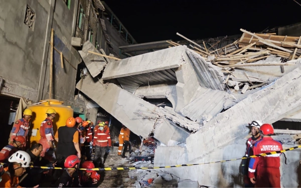 Thumbnail BNPB: 3 Santri Meninggal Dunia, 91 Orang Diduga Masih Tertimbun Reruntuhan Bangunan Ponpes Al-Khoziny