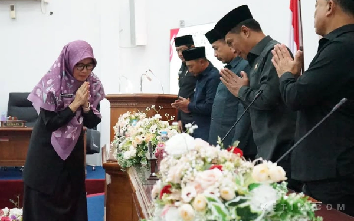 Thumbnail Berita - Sosok Kartini di Pacitan Ini Berhasil Angkat Derajat Perempuan lewat Kursi Dewan