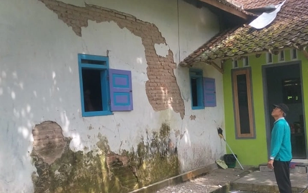 Thumbnail Dinding Jebol dan Retak, 2 Rumah di Kabupaten Malang Terdampak Gempa Pacitan