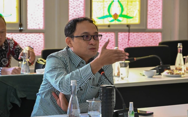 Thumbnail Rupiah Tertekan Dolar AS, Cak Udin Desak Stabilitas Moneter dan Fiskal