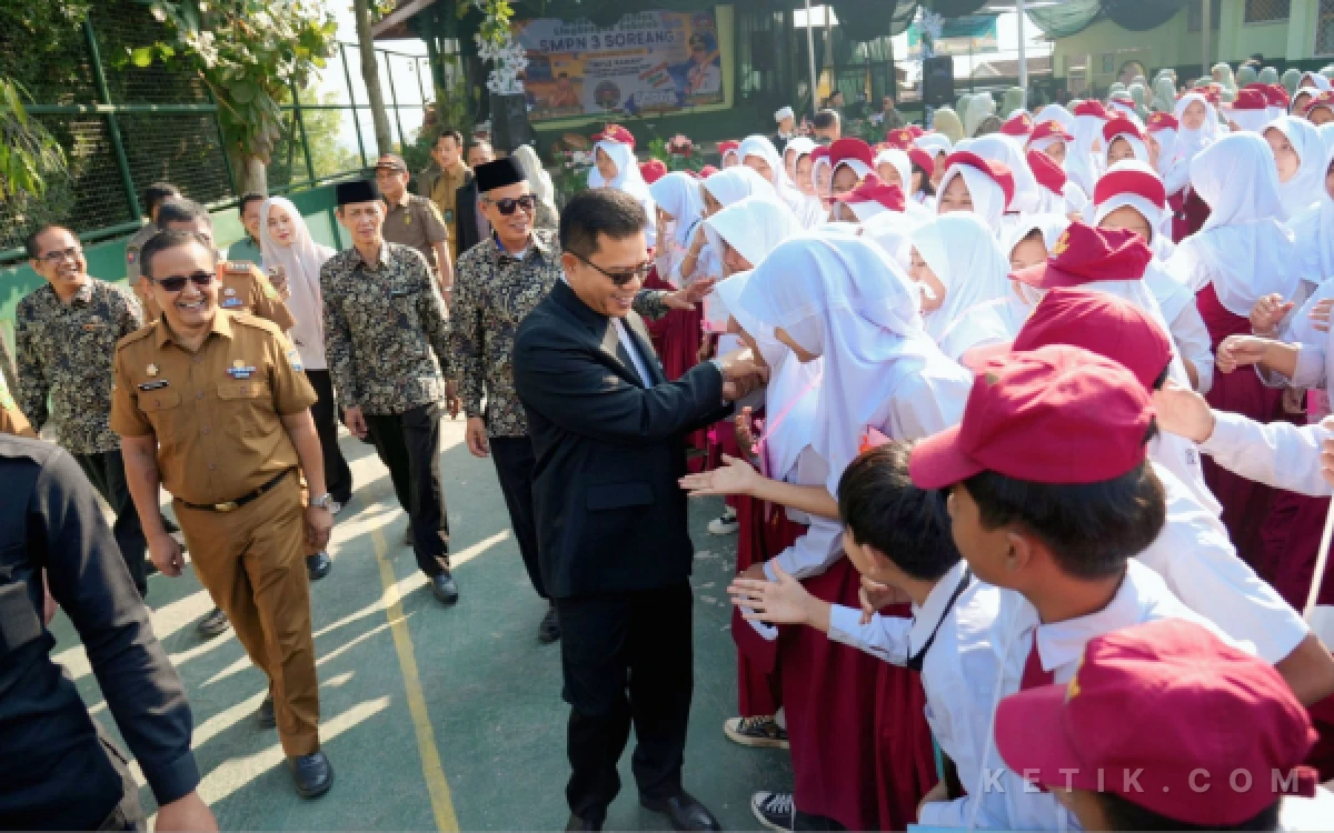 Thumbnail Berita - Bupati KDS Tegaskan Sekolah di Kabupaten Bandung Harus Bebas Bullying dan Pungli
