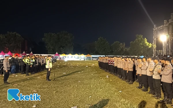 Thumbnail Berita - Kapolres Jombang dan Jajaran Siaga Penuh, Konser Dialog Cinta Aman Sampai Akhir