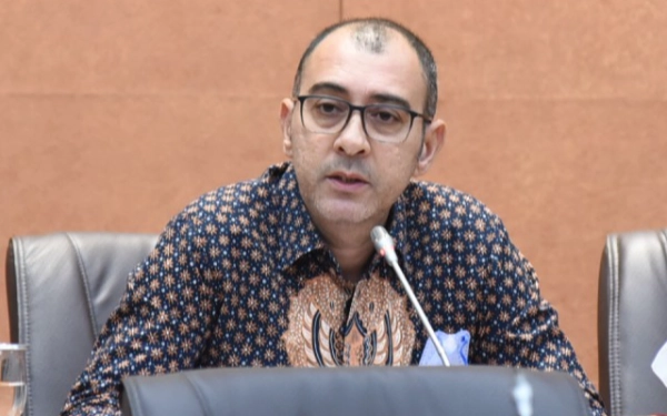 Thumbnail Berita - Minta Maaf, Nasim Khan Akui Usulan Gerbong Merokok Hasil Serap Aspirasi