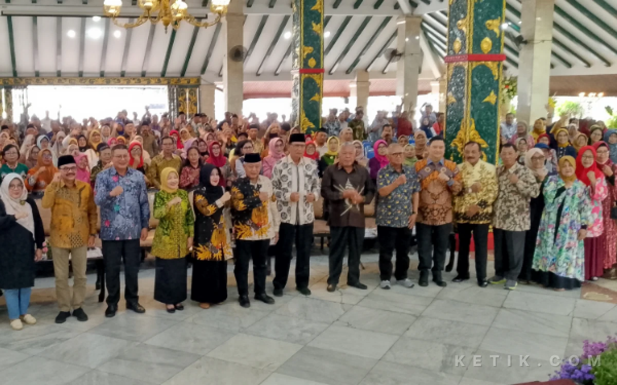 Thumbnail Berita - Bupati Sanusi Beri Penghormatan Khusus untuk Purna ASN Pemkab Malang