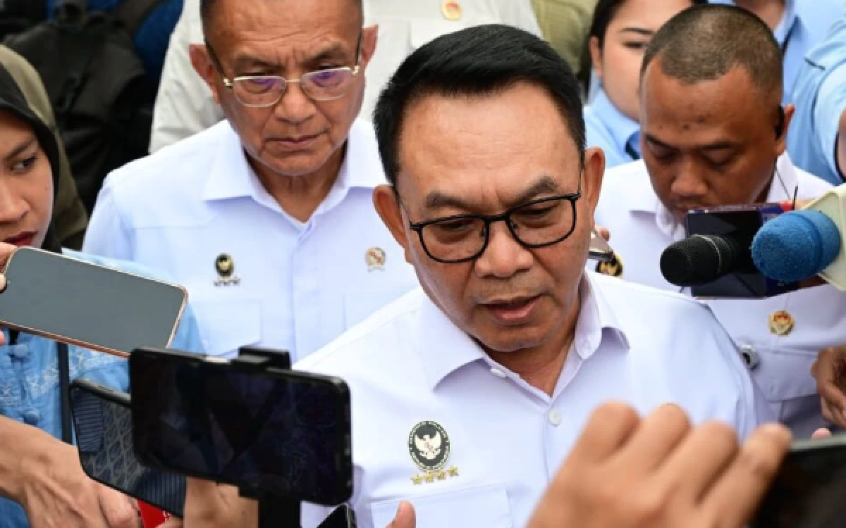 Thumbnail Berita - Hadapi Perang Hybrid dan Drone, Dudung Ungkap Pesan Prabowo untuk TNI-Polri