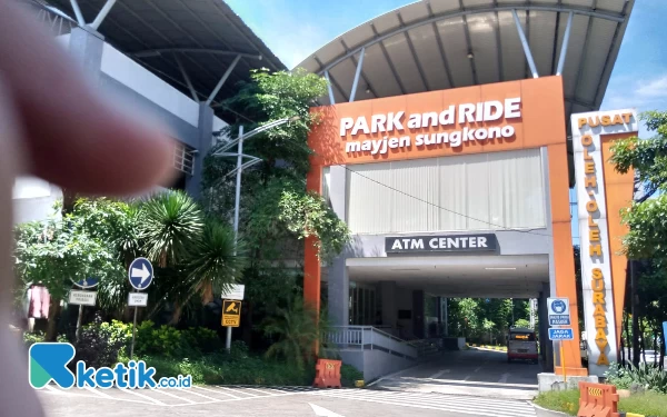 Parkir di Park and Ride Surabaya Aman  dan Murah Selama Lebaran 