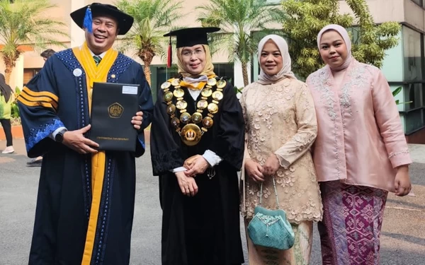 Raih Cumlaude Program Doktor, Ketua Fraksi PKB DPR RI Diwisuda Rektor Unpad