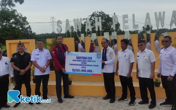 Thumbnail Kembangkan Agrowisata Desa Namang, Bank Sumsel Babel Salurkan CSR Rp365 Juta