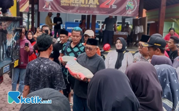 Thumbnail Paslon Rijanto-Beky Berikan Bantuan pada Korban Bencana di Blitar