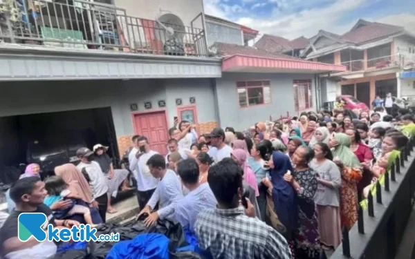 Thumbnail Pasar Murah Paslon NH Diserbu Warga Desa Torongrejo Kota Batu