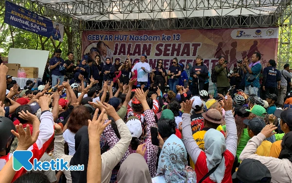 Thumbnail Nurhadi Gelar Jalan dan Sepeda Sehat di Blitar, Disambut Antusias 10.000 Peserta