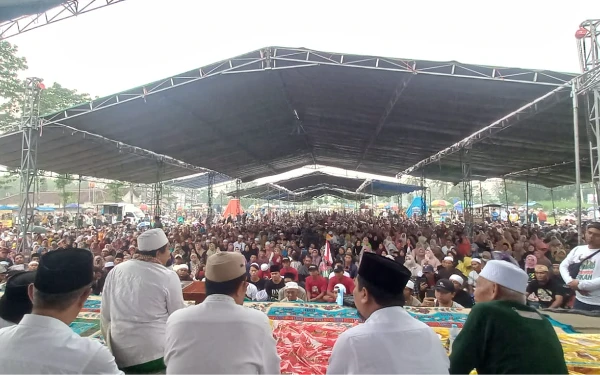 Thumbnail Ribuan Massa Pendukung Paslon Rahmad Bondowoso Hadiri Shalawat Perjuangan