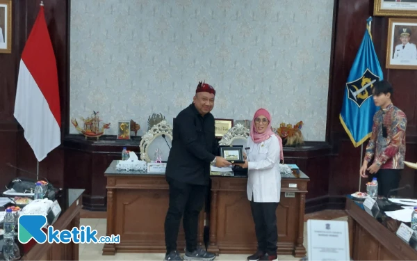 Thumbnail Terima Kunjungan Komisi X DPR RI, Pjs Wali Kota Surabaya Paparkan Komitmen Dukung Pendidikan