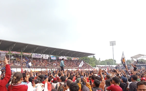 Thumbnail Kampanye Akbar 02, Bunda Indah Pastikan PKL Aman di Lumajang