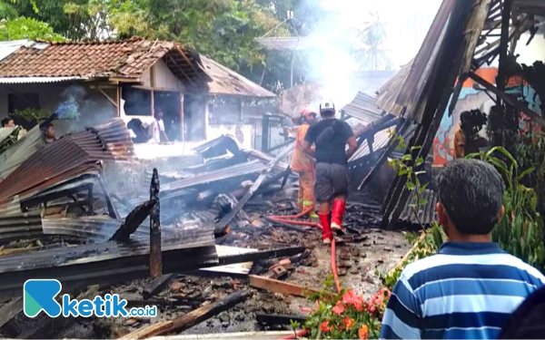 Thumbnail Kebakaran Terjadi Lagi di Situbondo, Kali Ini Garasi dan Gudang Milik Warga Bletok Ludes
