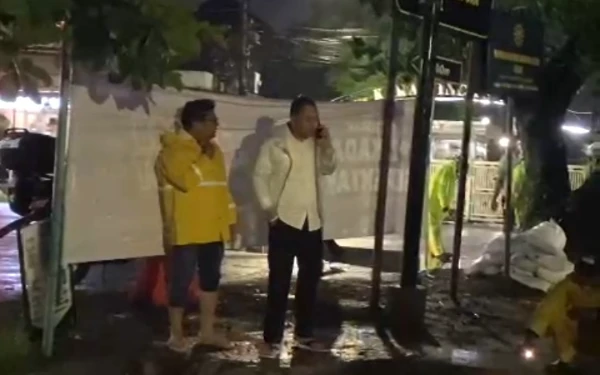 Thumbnail Rampung Coblosan Pilkada 2024, Eri Cahyadi Pantau Kondisi Drainase di Surabaya