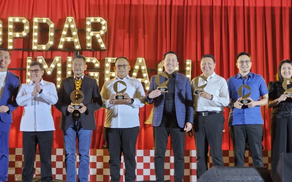 Thumbnail Hebat! Imigrasi Kelas 1 Khusus TPI Surabaya Borong 4 Penghargaan AHII 2024