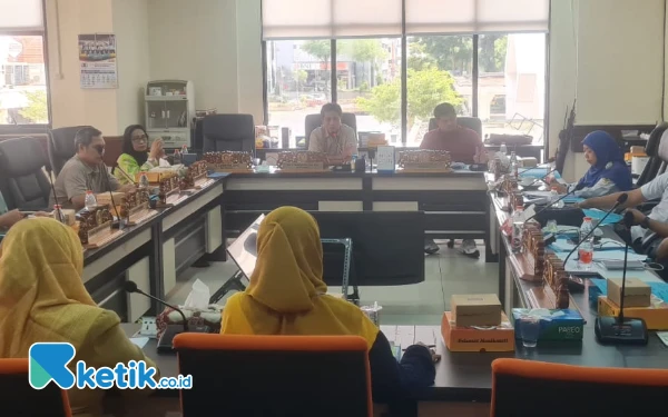 Thumbnail Bahas Raperda RPPLH Kota Surabaya, Ketua Pansus Tegaskan Tak Hanya Formalitas