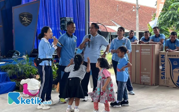 Thumbnail Pak Ribut Guru Viral Meriahkan Tasyakuran Menyambut HUT ke-43 Yonko 464 Kopasgat