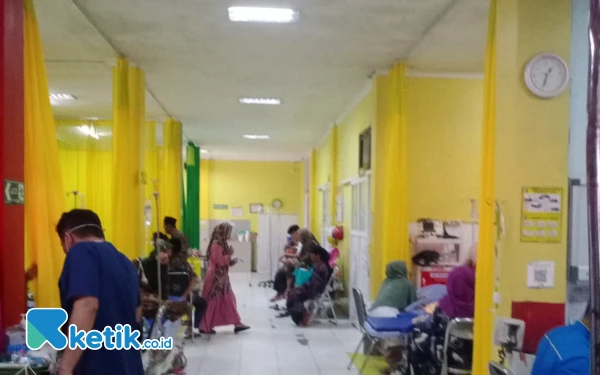 Thumbnail RS dr. Mohammad Zyn Sampang Overload Pasien, Humas RSMZ: Cermin Kepercayaan Masyarakat