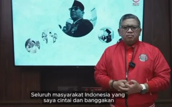 Thumbnail Berstatus Tersangka, Hasto Ikuti Buku Karya Cindy Adam Tentang Sukarno