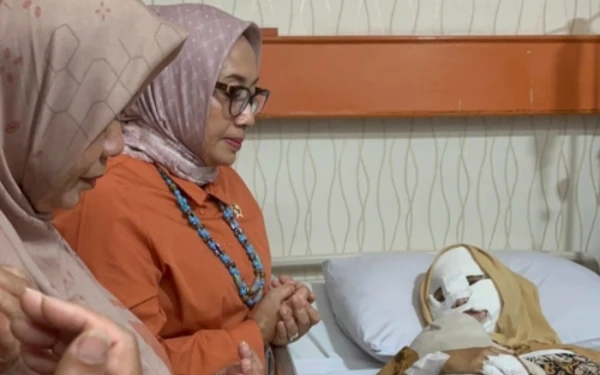 Thumbnail Menteri PPPA Jenguk Mahasiswi UIN SGD Bandung Korban Penganiayaan Oknum Opang