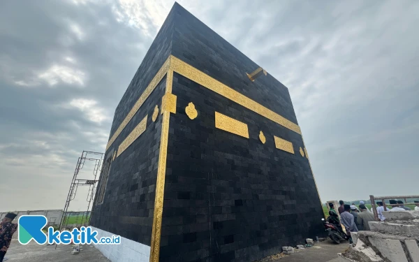 Thumbnail Uniknya Masjid Nindhita di Sampang, Mirip Ka'bah