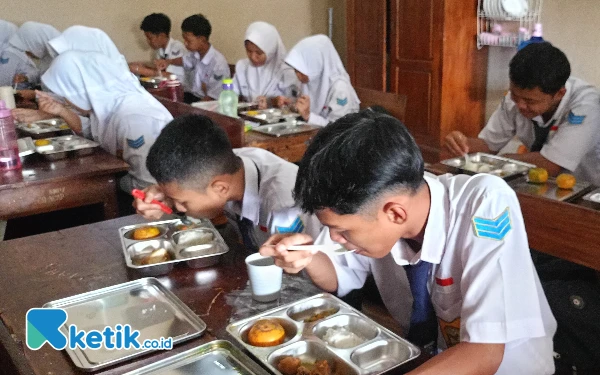 Program Makan Bergizi Gratis, Siswa SMPN 8 Cilacap: Ibu Tidak Repot Lagi Antar Bekal