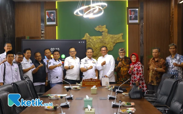 Thumbnail Kedepankan Dialog, Pemkab Bandung Optimistis Pembangunan Pasar Ciparay Berjalan Lancar