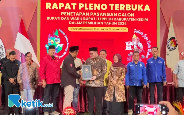 Thumbnail KPU Kabupaten Kediri Tetapkan Mas Dhito dan Mbak Dewi Sebagai Bupati dan Wakil Bupati Terpilih