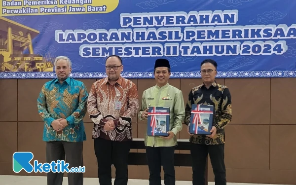 Thumbnail BPK Jabar Serahkan LHP Kinerja dan Kepatuhan Pajak Pemkab Bandung