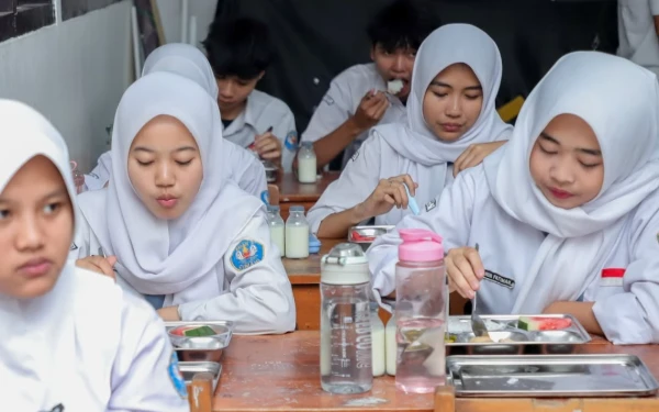 3500 Porsi Makan Bergizi Gratis Disalurkan di Kota Cimahi, Mas Menpora Hadir
