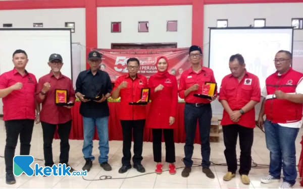 Thumbnail PDI Perjuangan Kabupaten Bandung Bertekad Kembalikan Kejayaan 1999