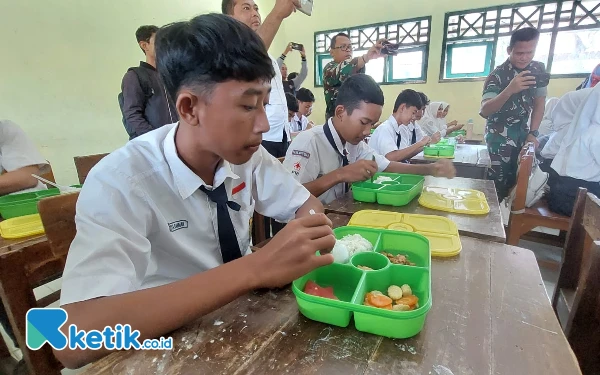 Thumbnail Berita - 3.101 Pelajar di Kabupaten Kediri Mulai Nikmati Program Makan Bergizi Gratis